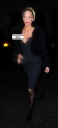 Sarah_Harding_leaving_Nobu_with_mum_and_friends_10_12_09_285529.jpg