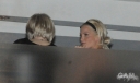 Sarah_Harding_leaving_Nobu_with_mum_and_friends_10_12_09_286429.jpg