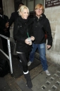 Имя файла=Sarah_Harding_leaving_Radio_One_studios_151209_284029.jpg
Размер файла=42КБ
Размеры=341x512
Дата=Март 29, 2012 Sarah_Harding_leaving_Radio_One_studios_151209_284029.jpg