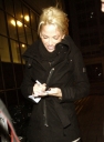 Имя файла=Sarah_Harding_leaving_Radio_One_studios_151209_286229.jpg
Размер файла=38КБ
Размеры=376x511
Дата=Март 29, 2012 Sarah_Harding_leaving_Radio_One_studios_151209_286229.jpg