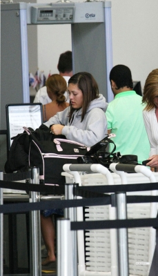 Kimberley_Walsh_at_LAX2C_USA2C_23_06_2009_28629.jpg