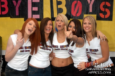 Girls_Aloud2C_first_photocall_after_winning_PSTR_02_12_02_282929.jpg