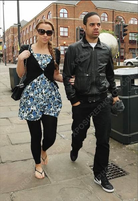 Kimberley_Walsh_Out_With_Boyfriend_in_Yorkshire_140509_28129.jpg