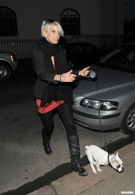 Sarah_arriving_at_home_with_puppy_080409_28329.jpg
