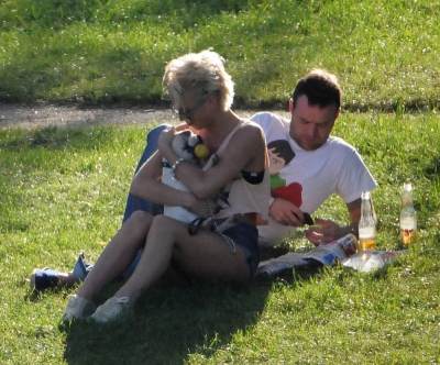 Sarah_Harding_and_Tom_in_the_park2C_London_31_05_09_28529.jpg