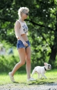 Sarah_Harding_and_Tom_in_the_park2C_London_31_05_09_28129.jpg