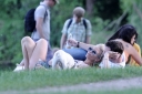 Имя файла=Sarah_Harding_and_Tom_in_the_park2C_London_31_05_09_281729.jpg
Размер файла=72КБ
Размеры=1000x670
Дата=Март 29, 2012 Sarah_Harding_and_Tom_in_the_park2C_London_31_05_09_281729.jpg