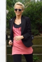 Sarah_Harding_leaves_her_home_090409_281129.jpg