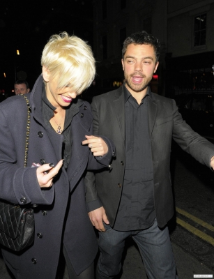 Sarah_leaving_The_Groucho_Club_260309_2812929.jpg