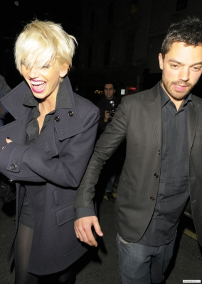 Sarah_leaving_The_Groucho_Club_260309_2813329.jpg