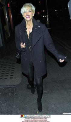 Sarah_leaving_The_Groucho_Club_260309_2816329.jpg