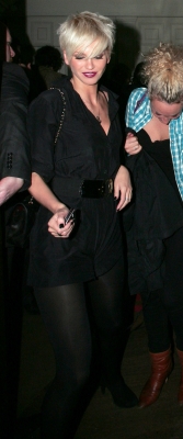 Sarah_leaving_The_Groucho_Club_260309_281729.jpg