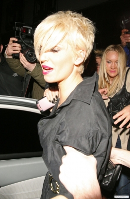 Sarah_leaving_The_Groucho_Club_260309_2818429.jpg