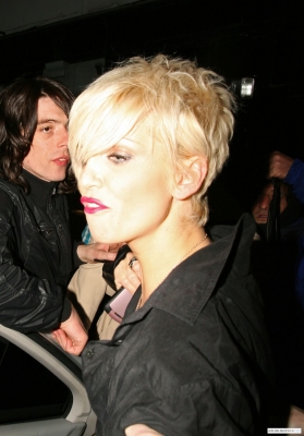 Sarah_leaving_The_Groucho_Club_260309_2818529.jpg