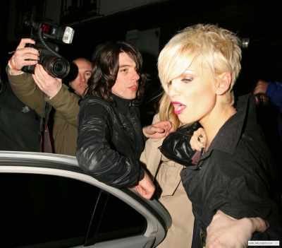 Sarah_leaving_The_Groucho_Club_260309_2818629.jpg