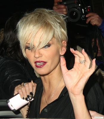 Sarah_leaving_The_Groucho_Club_260309_285929.jpg