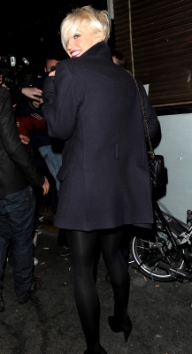 Sarah_leaving_The_Groucho_Club_260309_28829.jpg