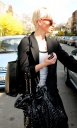 Sarah_Harding_leaving_her_home_010409_281329.jpg