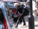 Sarah_Harding_leaving_her_home_010409_28229.jpg
