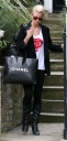 Имя файла=Sarah_Harding_leaving_her_home_020409_28629.jpg
Размер файла=512КБ
Размеры=1499x3142
Дата=Март 29, 2012 Sarah_Harding_leaving_her_home_020409_28629.jpg