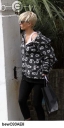 Sarah_Harding_leaving_her_home_27_03_09_281029.jpg