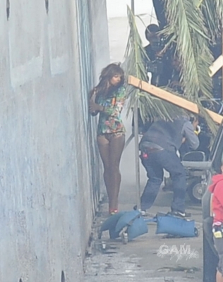 Cheryl_Cole_filming_a_music_video_in_LA_31_03_12_28129.jpg