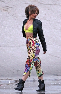 Cheryl_Cole_filming_a_music_video_in_LA_31_03_12_2815129.jpg