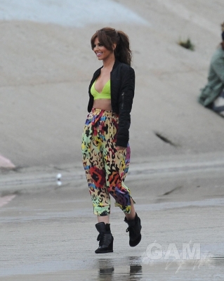 Cheryl_Cole_filming_a_music_video_in_LA_31_03_12_2819629.jpg