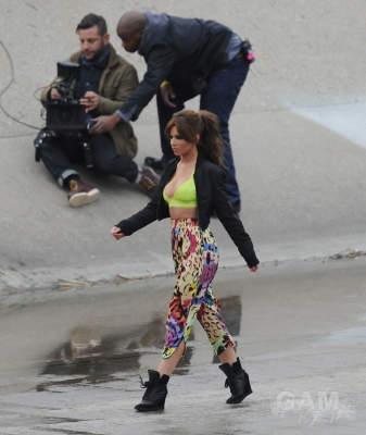 Cheryl_Cole_filming_a_music_video_in_LA_31_03_12_2821129.jpg