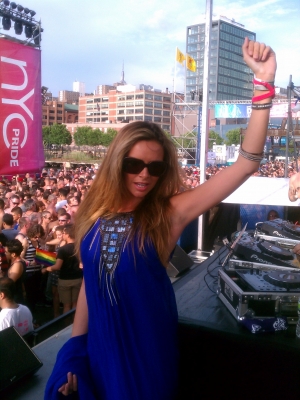 Nadine_Coyle_at_New_York_Gay_Pride_26_06_11_28129.jpg