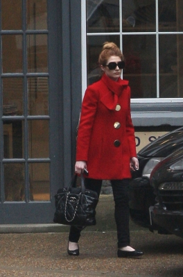 Sarah_and_Nicola_at_their_management_offices_28_02_11_28229.jpg