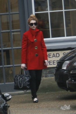 Sarah_and_Nicola_at_their_management_offices_28_02_11_28829.jpg