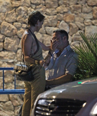 Sarah_and_Tom_out_in_Ibiza_at_4am_14_07_11_282429.jpg