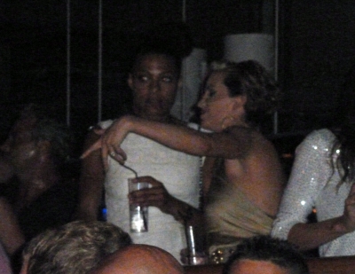 Sarah_and_Tom_out_in_Ibiza_at_4am_14_07_11_284929.jpg