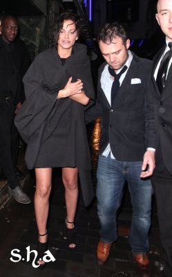 Sarah_and_Tommy_leaving_the_Box_club_26_02_11_281329.jpg