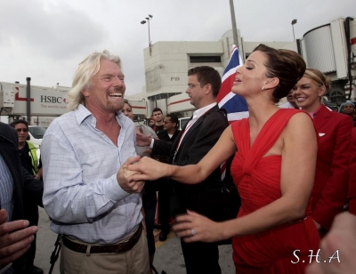 Sarah_celebrates_Virgin_Atlantic_25th_anniversary_Maiami_15__06_11_281329.jpg
