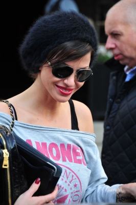 Sarah_Harding_leaving_her_hotel_08_03_11_283129.jpg