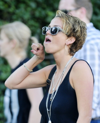 Sarah_Harding_out_in_Primrose_Hill_24_07_11_28129.jpg