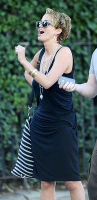 Sarah_Harding_out_in_Primrose_Hill_24_07_11_282329.jpg
