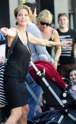 Sarah_Harding_out_in_Primrose_Hill_24_07_11_284429.jpg
