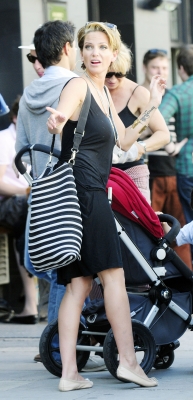 Sarah_Harding_out_in_Primrose_Hill_24_07_11_284629.jpg