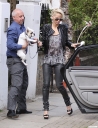 Sarah_Harding_leaving_her_home_in_London_260509_28329.jpg