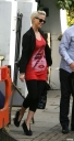Sarah_Harding_leaving_home_080409_28129.jpg