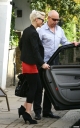 Sarah_Harding_leaving_home_080409_28529.jpg