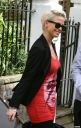 Sarah_Harding_leaving_home_080409_28729.jpg