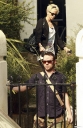 Sarah_Harding_leaving_home_with_Tommy_060409_28329.jpg