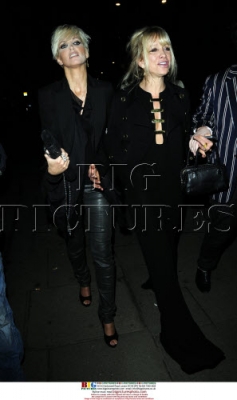 Sarah_Harding_leaving_Mahiki_hand-in-hand_with_Jo_Wood_240209_282329.jpg