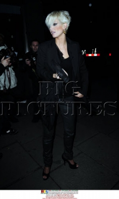 Sarah_Harding_leaving_Mahiki_hand-in-hand_with_Jo_Wood_240209_282829.jpg
