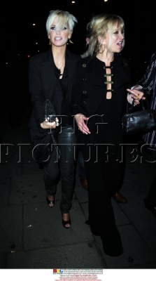 Sarah_Harding_leaving_Mahiki_hand-in-hand_with_Jo_Wood_240209_284329.jpg