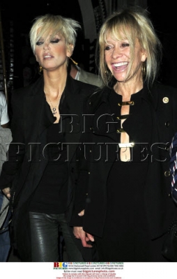 Sarah_Harding_leaving_Mahiki_hand-in-hand_with_Jo_Wood_240209_285929.jpg